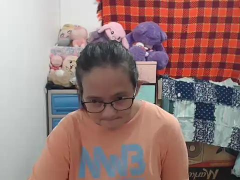 Kinkybela2025 online show from 11/02/25, 10:06