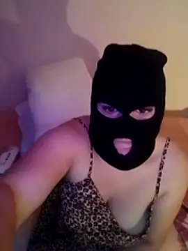 portuguesacasada online show from 11/23/25, 03:23