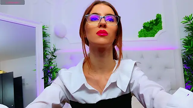 ElisaCharm online show from 10/31/25, 04:46