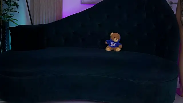 LaraSynn online show from 11/06/25, 09:32