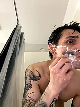 Snapshot of Orlando702@xh chatting on 11/13/25, 12:15 Orlando702xh online show from 11/13/25, 12:15