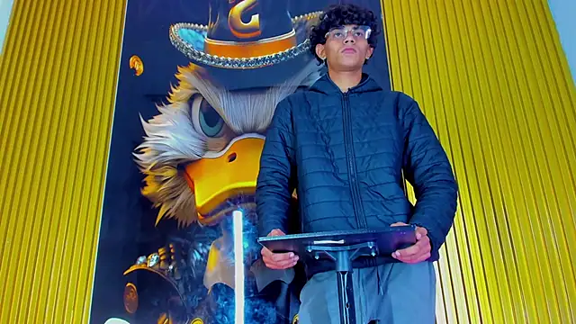 Sex Boy 33  online show from 10/20/25, 02:17