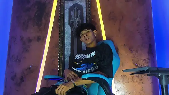 Sex Boy 33  online show from 10/31/25, 04:35