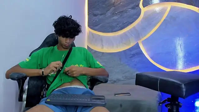 Sex Boy 33  online show from 11/02/25, 03:42