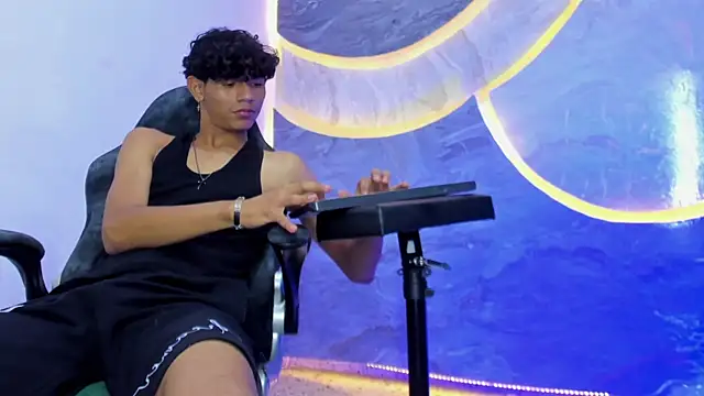 Sex Boy 33  online show from 11/07/25, 03:50