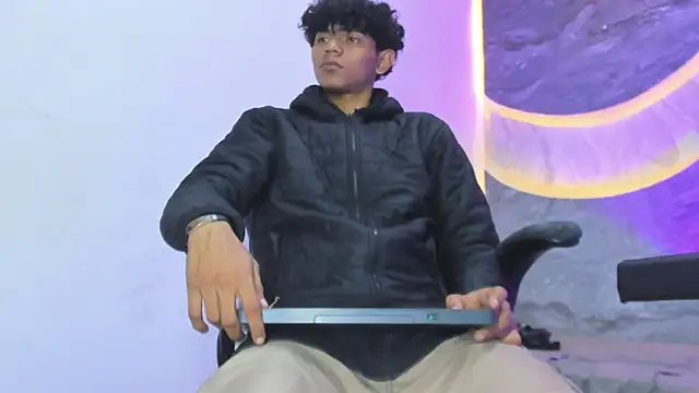 Sex Boy 33  online show from 11/20/25, 04:45