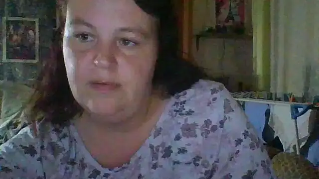 Snapshot of Doreen03 chatting on 10/25/25, 04:24 Doreen03 online show from 10/25/25, 04:24