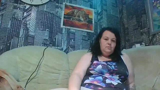 Snapshot of Doreen03 chatting on 11/22/25, 06:18 Doreen03 online show from 11/22/25, 06:18