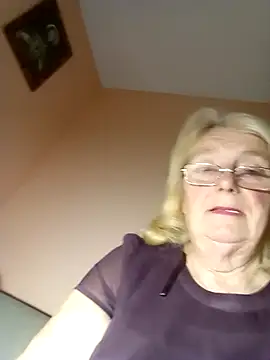 Snapshot of AmyLove353 chatting on 10/27/25, 09:19 AmyLove353 online show from 10/27/25, 09:19