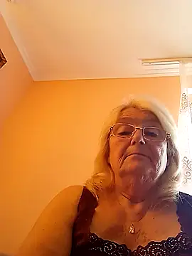 Snapshot of AmyLove353 chatting on 10/28/25, 12:30 AmyLove353 online show from 10/28/25, 12:30