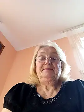 Snapshot of AmyLove353 chatting on 11/17/25, 11:38 AmyLove353 online show from 11/17/25, 11:38