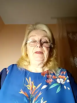 Snapshot of AmyLove353 chatting on 11/19/25, 08:42 AmyLove353 online show from 11/19/25, 08:42