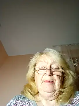 Snapshot of AmyLove353 chatting on 11/26/25, 05:30 AmyLove353 online show from 11/26/25, 05:30