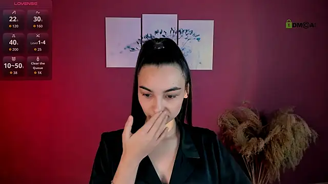 kira light   online show from 12/05/25, 08:05