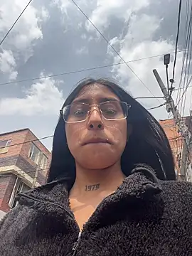 Violeet-Smith online show from 12/18/25, 04:35