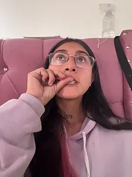 Violeet-Smith online show from 03/03/26, 02:34