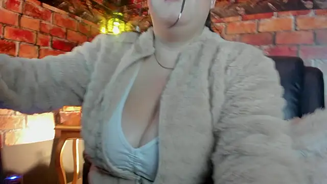 Danna piink  online show from 03/13/26, 10:55