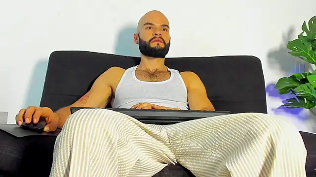 Snapshot of ODINVIDE-1 chatting on 11/28/25, 10:23 ODINVIDE-1 online show from 11/28/25, 10:23