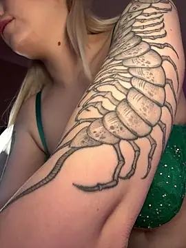 HugeBoobsAlice online show from 01/07/26, 05:21