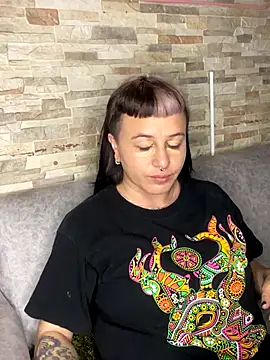 camilaa lux online show from 10/29/25, 10:28