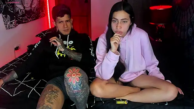 Snapshot of cleoo_jhonny chatting on 11/19/25, 04:56 cleoo jhonny online show from 11/19/25, 04:56