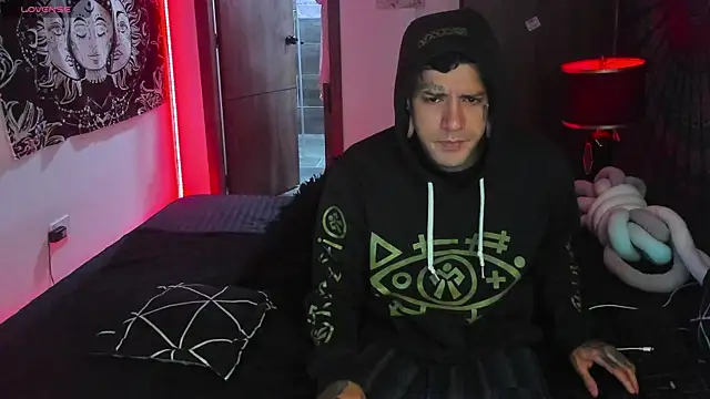 Snapshot of cleoo_jhonny chatting on 11/22/25, 07:40 cleoo jhonny online show from 11/22/25, 07:40