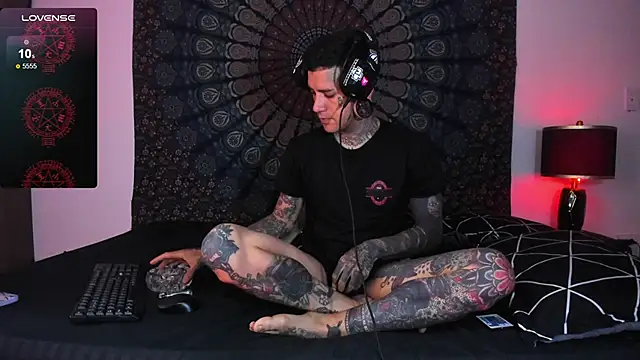 Snapshot of cleoo_jhonny chatting on 01/14/26, 05:13 cleoo jhonny online show from 01/14/26, 05:13