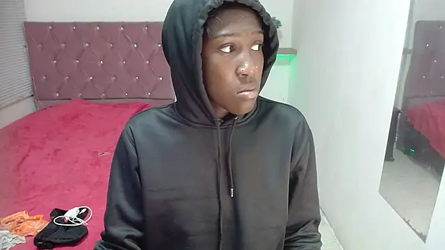 Snapshot of emyfuckhard chatting on 11/04/25, 12:15 emyfuckhard online show from 11/04/25, 12:15