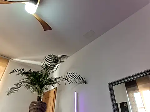 couple mistery online show from 04/06/26, 03:24