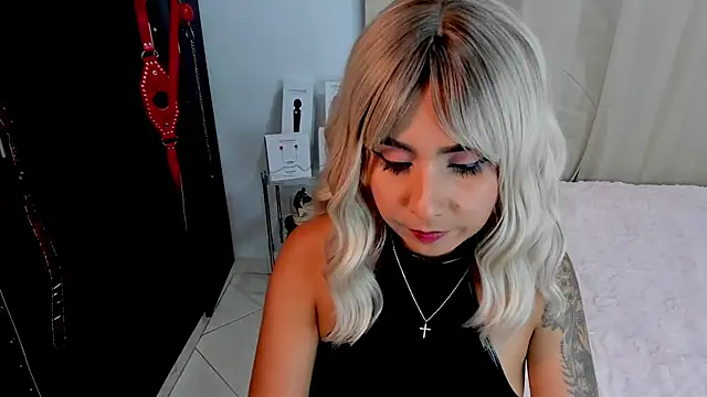 Emilyvalk  online show from 02/25/26, 10:52