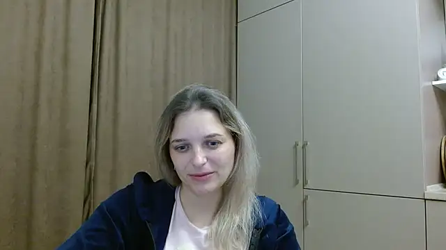 ElisSky301 online show from 11/18/25, 09:08