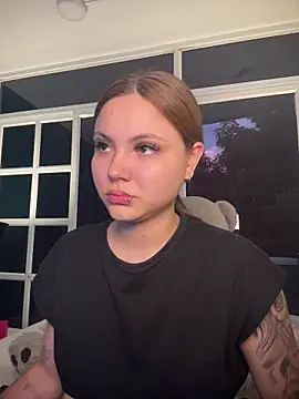 Beella1  online show from 11/19/25, 11:32