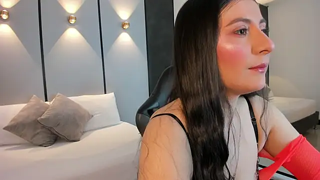 mia collins96 online show from 04/19/26, 02:22