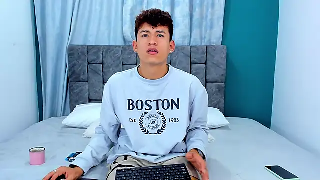 Nicolas Torres  online show from 12/02/25, 07:25