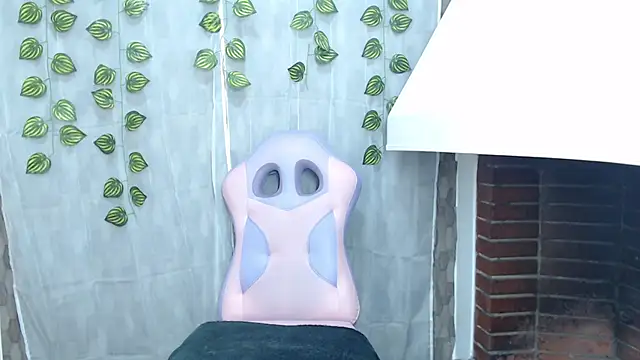 Snapshot of amelia_cutee chatting on 10/29/25, 08:21 amelia cutee online show from 10/29/25, 08:21