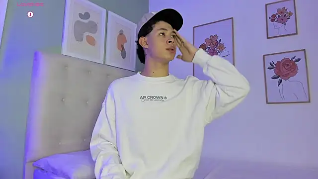 ApoloRicci online show from 02/21/26, 07:48