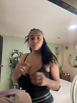 YariRose online show from 07/22/26, 03:04