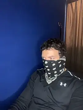 Snapshot of maxbarbaroja chatting on 12/17/25, 06:58 maxbarbaroja online show from 12/17/25, 06:58