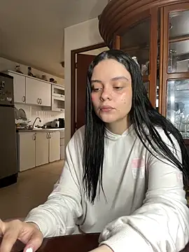 Selena Roa online show from 03/12/26, 06:47