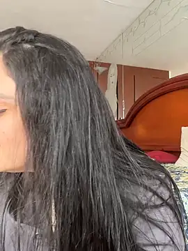 Selena Roa online show from 05/25/26, 09:10