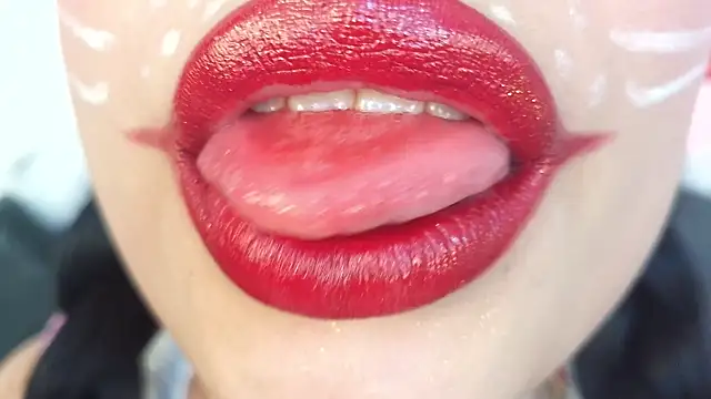 mia roux1 online show from 10/22/25, 08:30