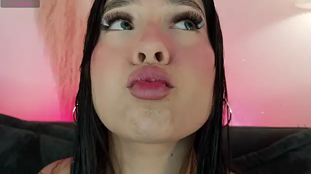 mia roux1 online show from 06/20/26, 11:07