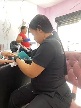 Snapshot of PaulaCruz01 chatting on 11/21/25, 08:29 PaulaCruz01 online show from 11/21/25, 08:29