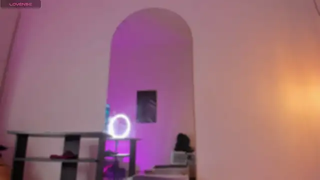 Snapshot of Miss_ambrer_ chatting on 11/14/25, 04:22 Miss ambrer online show from 11/14/25, 04:22