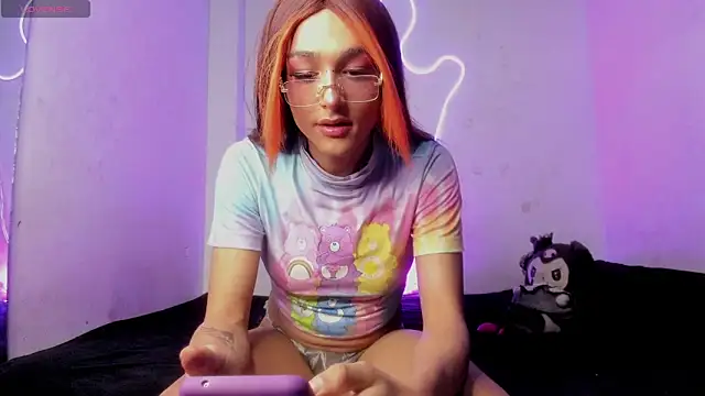 Mika  velvet online show from 11/10/25, 09:03