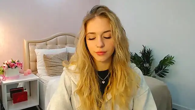 sassy cutie online show from 10/22/25, 06:02