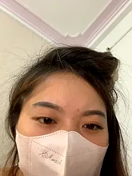 helo-kitty online show from 10/24/25, 03:19