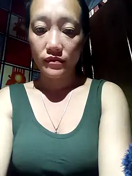 Snapshot of Phantamay chatting on 11/14/25, 01:04 Phantamay online show from 11/14/25, 01:04