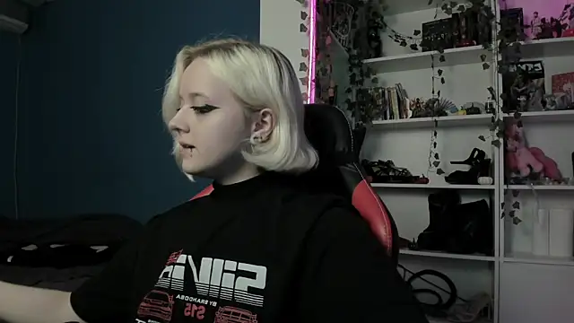 Holy Mistress S online show from 11/12/25, 08:59