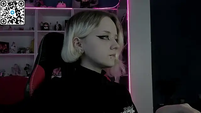 Holy Mistress S online show from 03/18/26, 10:07